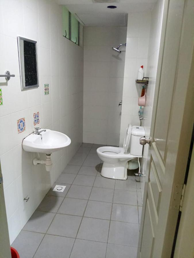 Apartment Family At Quintet A2-7-3a *